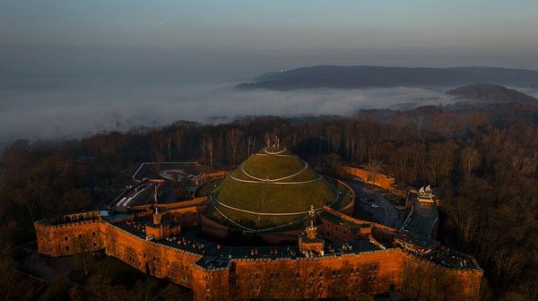 Po biegu (godz. 12.20–13.00) zostanie zorganizowany bezpłatny spacer po obiektach Twierdzy Kraków.