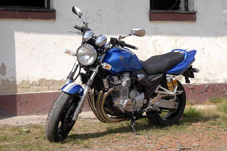 Yamaha XJR 1300: akademicka jazda (test)