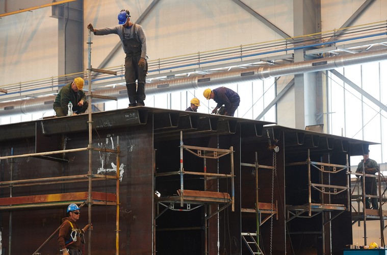 Vistal Gdynia - spółka dominująca grupy Vistal - to wiodący producent konstrukcji stalowych w Polsce, realizujący kontrakty dla klientów w kraju i na rynkach zagranicznych. <br><br>fot.  (aw/zuz) PAP/Adam Warżawa