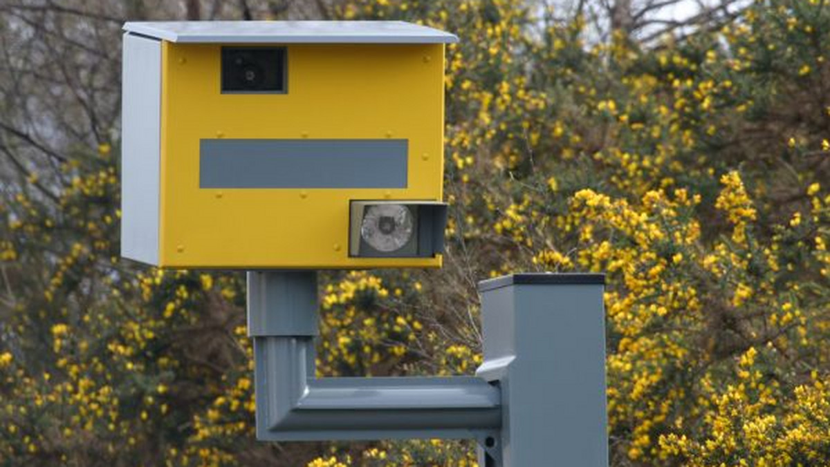 Podejrzewasz, że fotoradar zrobił Ci zdjęcie? Bez paniki, być może znajdziesz okoliczności łagodzące związane z błędami pracowników Instytutu Transportu Drogowego lub strażników miejskich (gminnych).