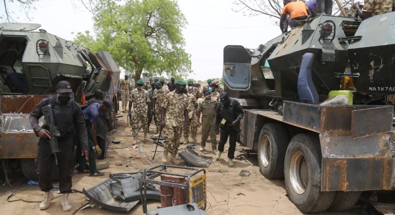 Military recovers 3.8m litres of crude oil, arrests 26 thieves. [Twitter/@HQNigerianArmy]