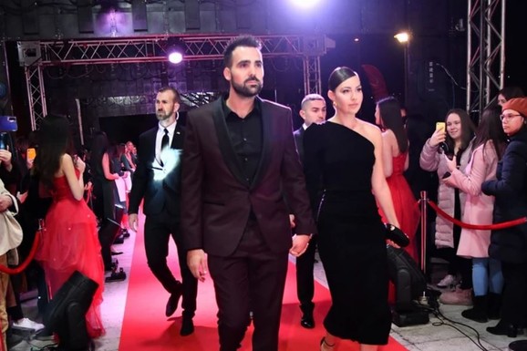 ZA SUPRUGU NAŠEG GLUMCA KAŽU DA JE ISTA MONIKA BELUČI Prelepa crnka ostavlja bez daha, a njena izjava o mužu se i dalje prepričava