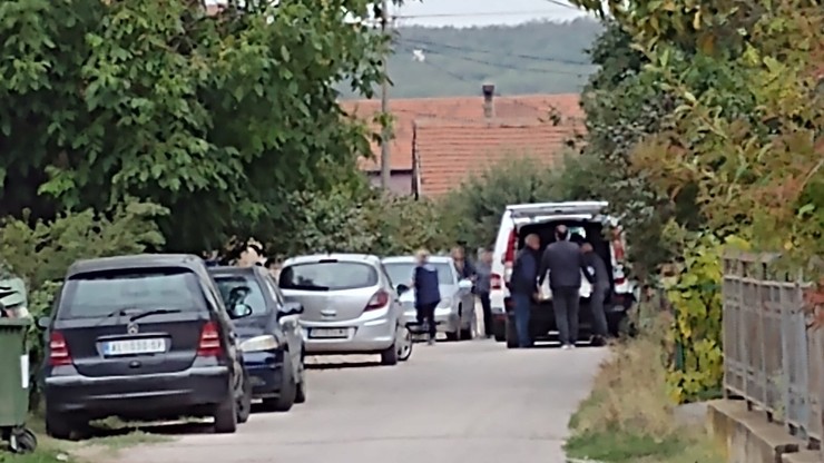 Tela porodice Đokić juče su dovezena u porodičnu kuću u Moravcu
