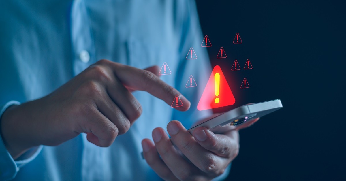 Oszuści znów czyhają na Twoje pieniądze. Uważaj na fałszywe SMS-y