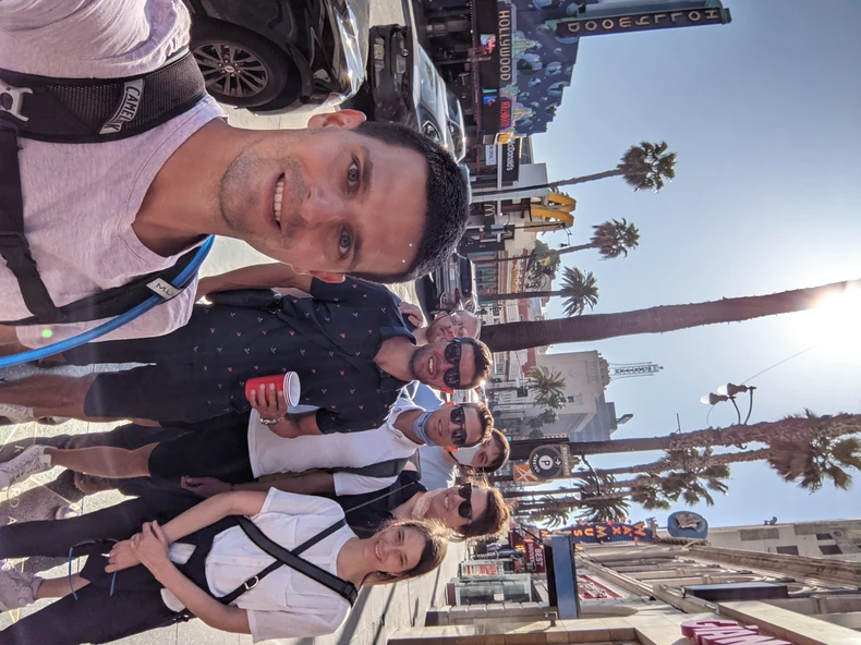 Rastko Rakočević sa bratom i društvom u Holivudu