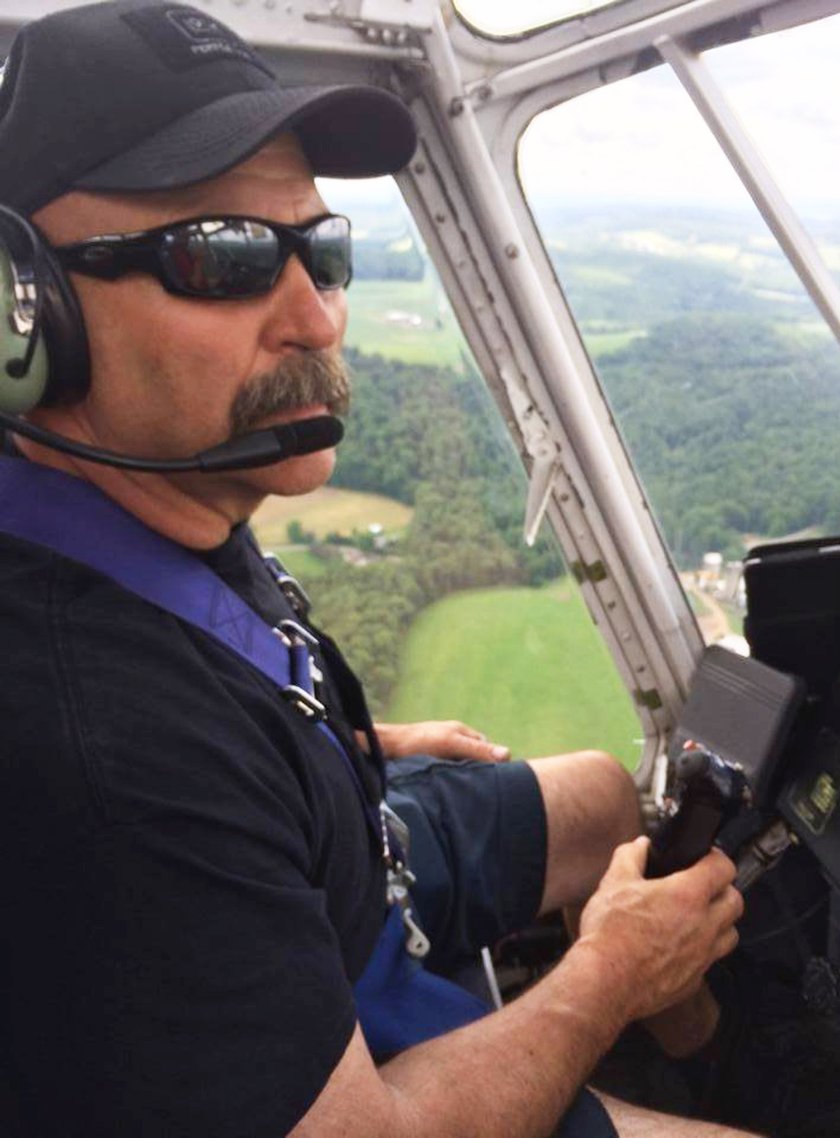 Zabytkowy samolot spadł do rzeki. Zginął pilot