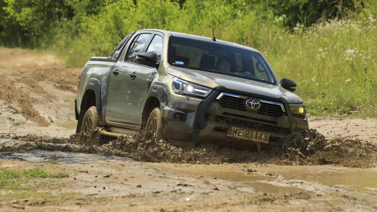 Toyota Hilux 2.0 D-4D 4x4 A/T 2021