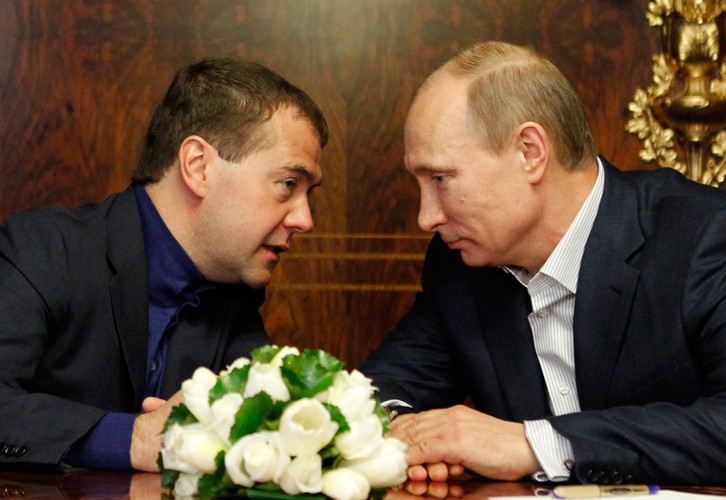 Dmitrij Miedwiediew pogratulował Władimirowi Putinowi powrotu na Kreml