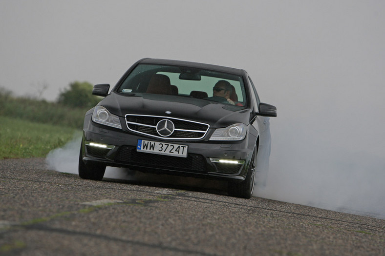 Test Mercedesa C63 AMG: jak jeździ diabelski rydwan