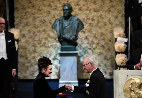 Olga Tokarczuk odebrała literacką Nagrodę Nobla. Ceremonię obserwowały miliony widzów