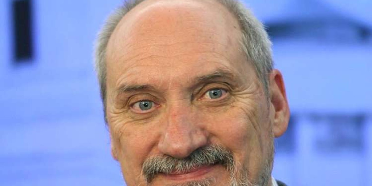 Macierewicz snuje domysły