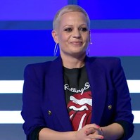 Fresh Andi a mellrák után paróka nélkül állt kamera elé