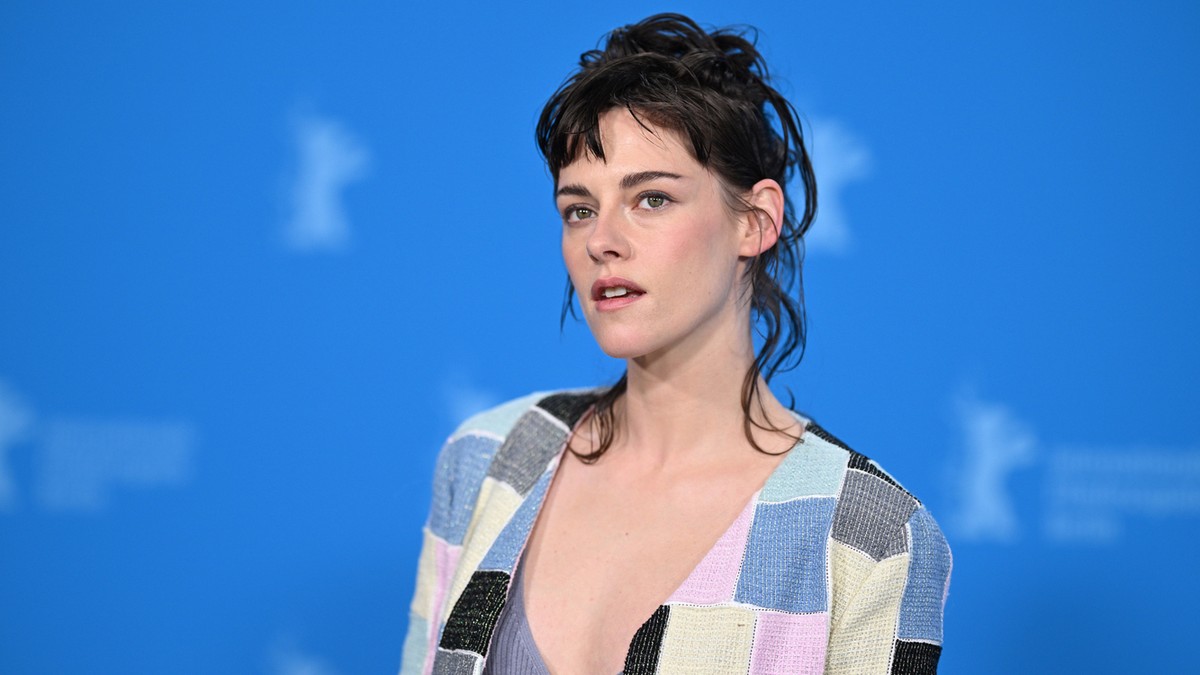 Kristen Stewart egy szál bodyban ment végig a vörös szőnyegen: hihetetlenül szexi volt, mindenki őt akarta – Fotón a bombázó
