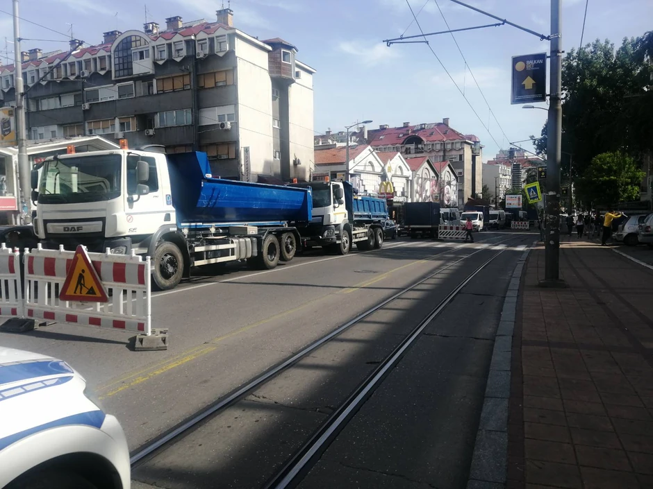 Banovo brdo radovi ljudi pešače GSP