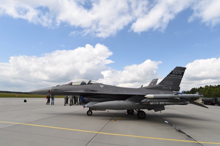 32 Baza Lotnictwa Taktycznego w Teodorach, (gm/cat) PAP/Grzegorz Michałowski