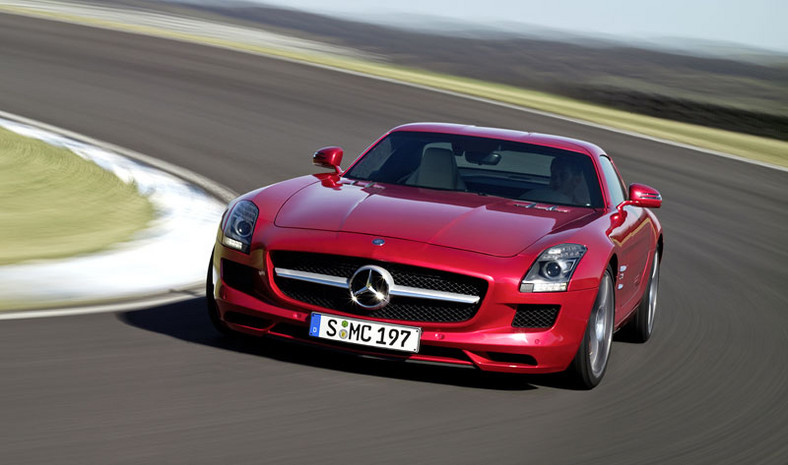 IAA Frankfurt 2009: Mercedes-Benz SLS AMG doda ci skrzydeł (fotogaleria)