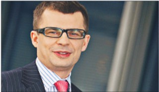 Czy zwrot kosztów ubezpieczenia powinien być wliczony do podstawy opodatkowania VAT