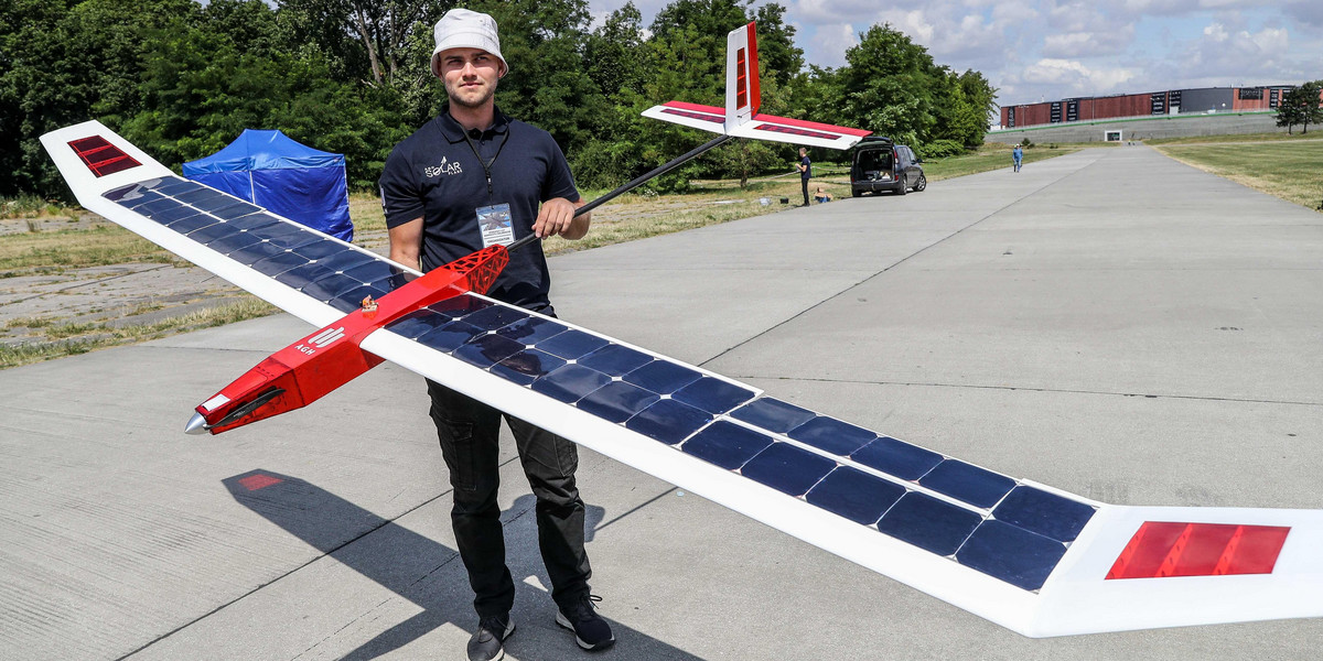 Studenci zbudowali samolot solarny