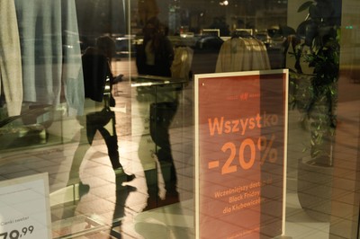 Masz przeciętne zarobki? Praktyczny poradnik oszczędzania w dużym polskim mieście