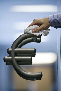 Podaż pieniądza M3 w strefie euro wzrosła na koniec maja o 2,9 proc.