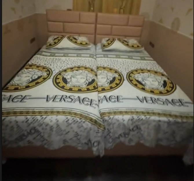 Versaće vila imala je fejk posteljinu poznatog brenda