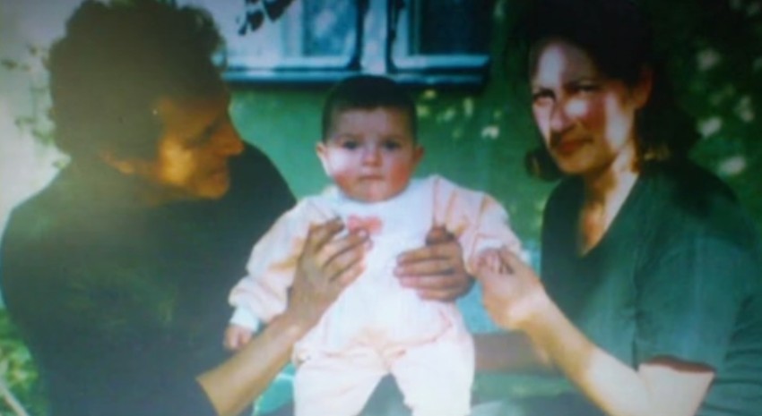 Milica sa bračnim parom koji ju je usvojio