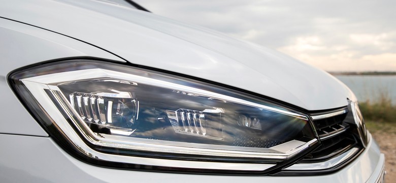 Honda i VW błysnęły, Tesla w zawiodła. Które auta są najlepsze?