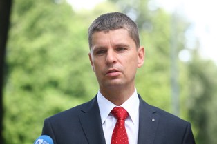 Minister edukacji: Wolelibyśmy uniknąć zamykania szkół na dłuższy czas