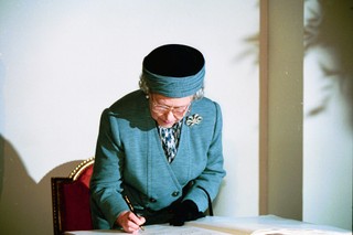 Elżbieta II w polskim parlamencie w 1996: Europa potrzebuje Polski