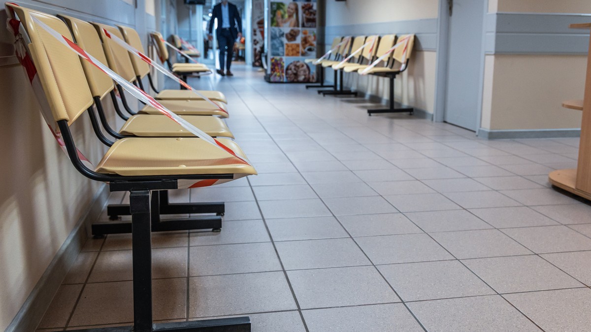 Wnętrze przychodni podczas pandemii COVID-19