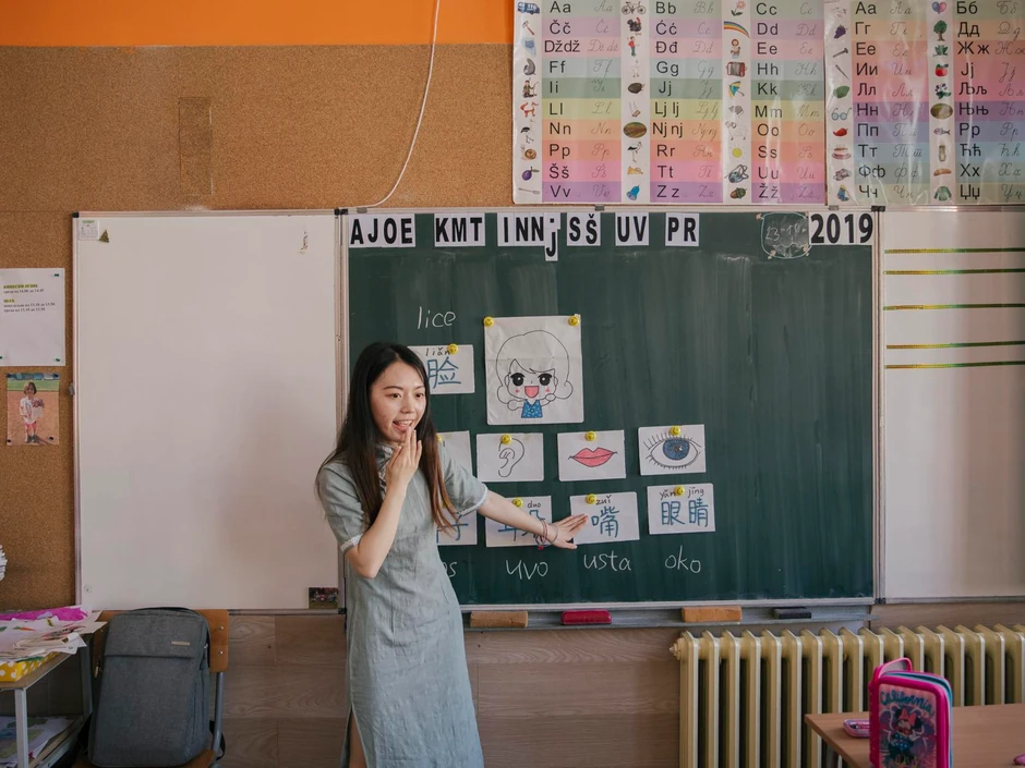 Učiteljica Qui Yugi: Na ovom času kineskog jezika drugaci su učili nazive delova lica