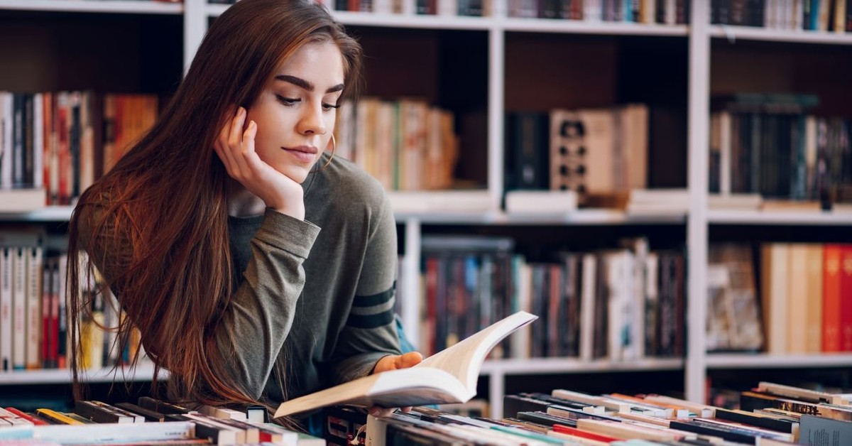 Spór o zamrożoną cenę książki. Branża alarmuje o braku transparentności, a czytelnicy boją się wzrostu cen