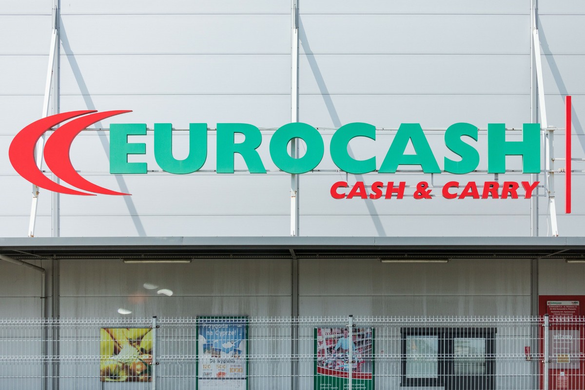 Eurocash ze zwolnieniami i restrukturyzacją. Niepewny los tysięcy pracownikó