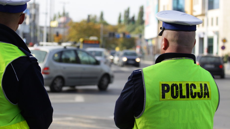 Policjanci we Wrocławiu pomogli rodzącej kobiecie dotrzeć do szpitala (zdj. ilustracyjne)