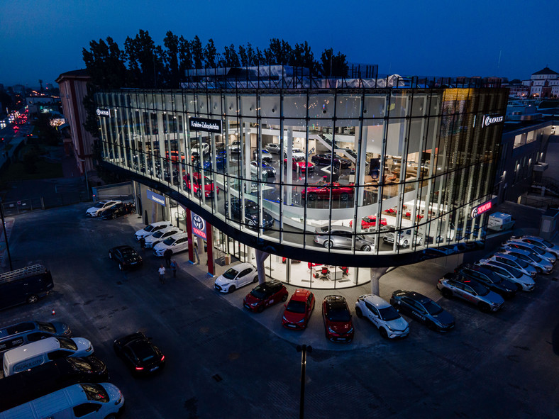 Luksusowe centrum Toyoty i Lexusa w Krakowie