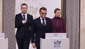 Jens Frederik Nilsen, Emanuel Makron i Mete Frederiksen