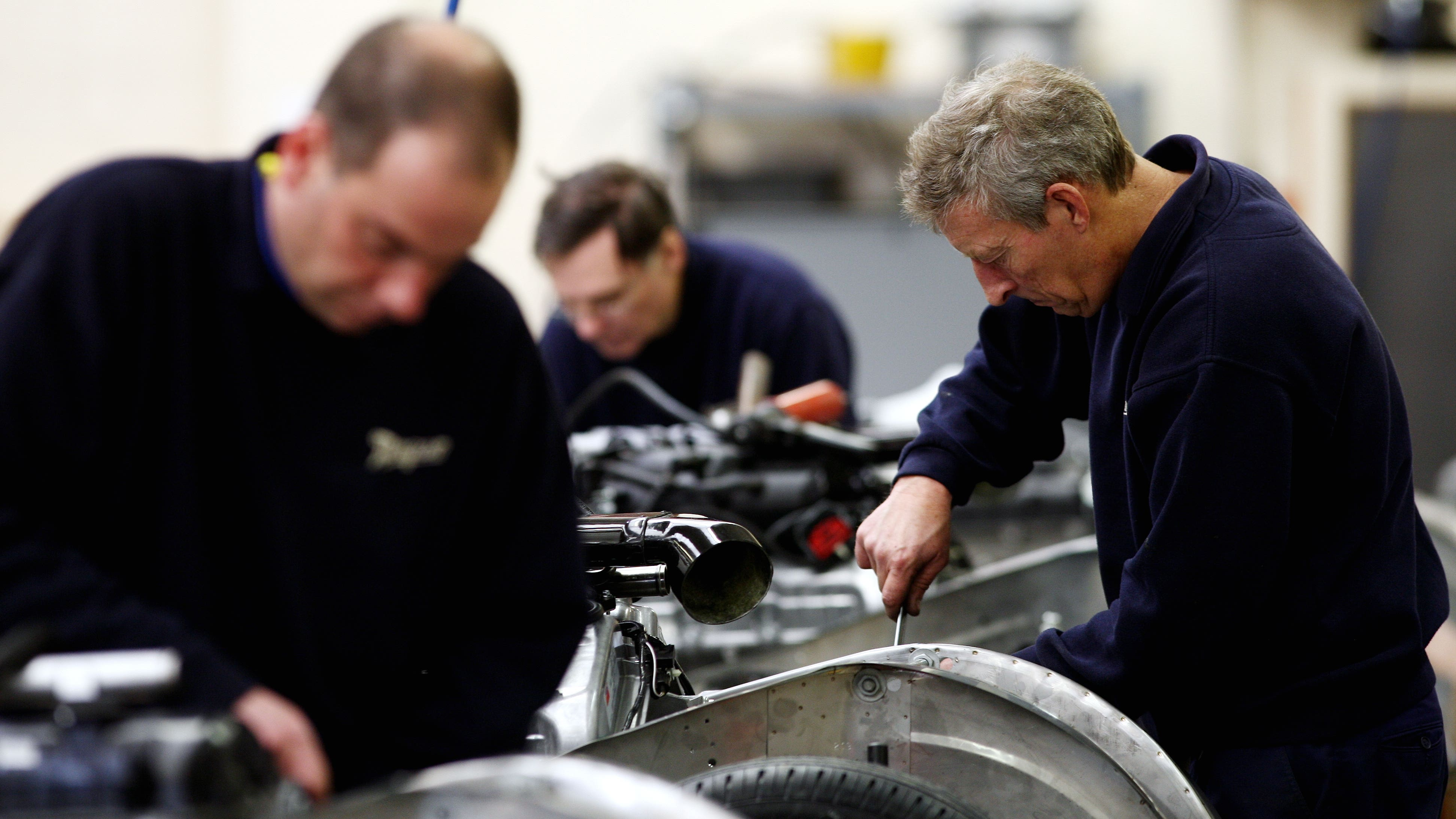 UK economy shrinks 0.1% in May as manufacturing plummets