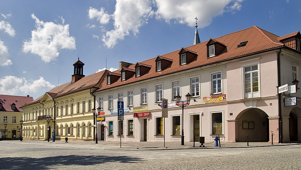 Sejsmograf, który będzie monitorował wstrząsy powstałe w wyniku tąpnięć w bieruńskiej kopalni Piast, zostanie wkrótce zamontowany w Oświęcimiu (Małopolskie) - poinformowała w poniedziałek rzecznik miejscowego magistratu Katarzyna Kwiecień.