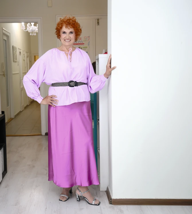 Tunika, suknja i kaiš „Lindex“, sandale „PS Fashion“ 