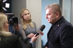 Burza w Sejmie ws. "pigułki po". "Nie zostawimy was samych z Braunem i Kaczyńskim"