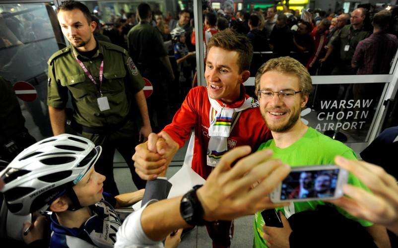 Michał Kwiatkowski wrócił do kraju. Tak powitano mistrza świata!