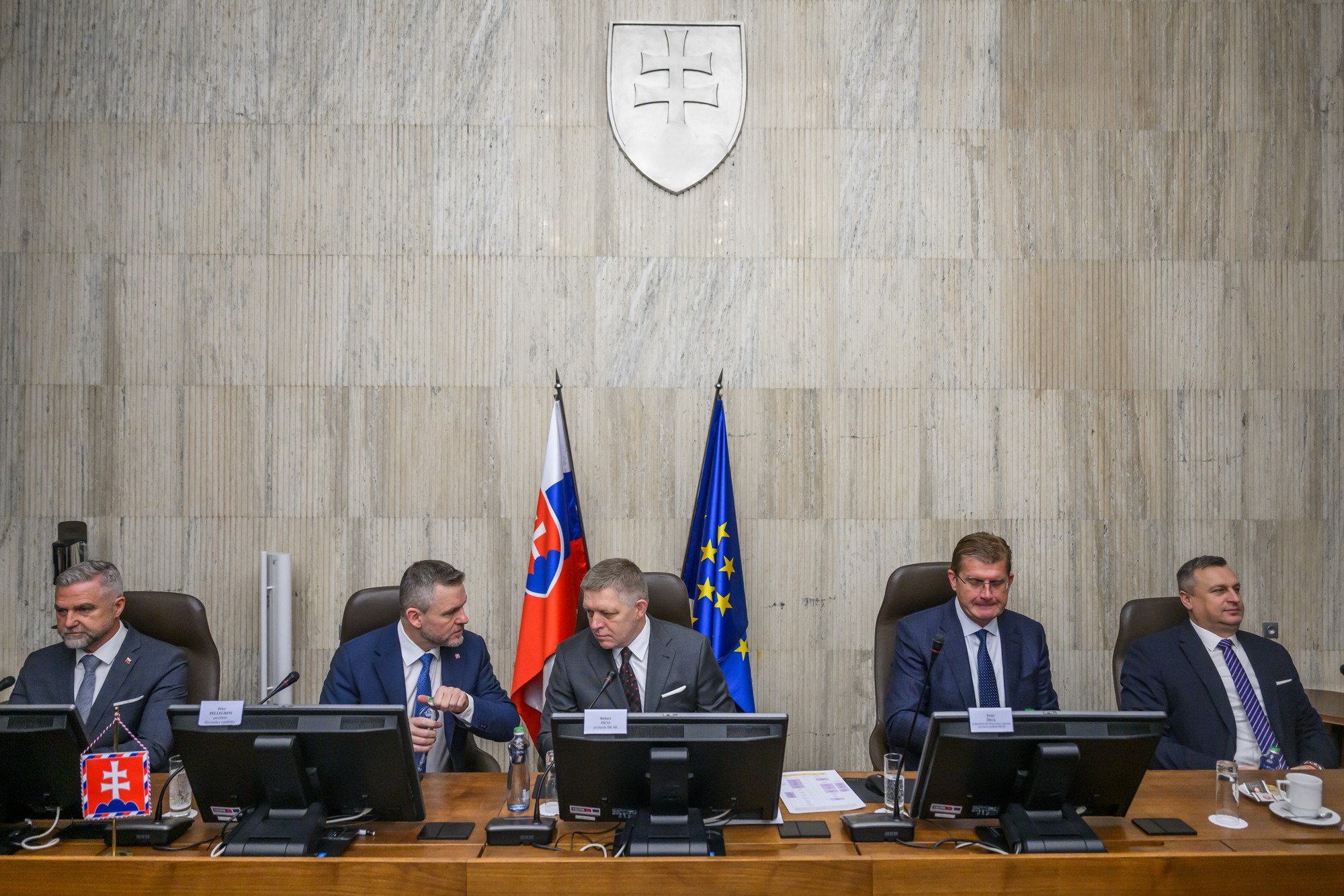 Mimoriadne zasadnutie Bezpečnostnej rady SR.