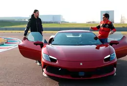 Ibrahimović na torze Ferrari. Jeździł z kierowcami F1