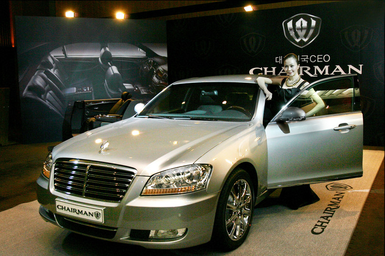 Luksusowy samochód Ssangyong Chairman.