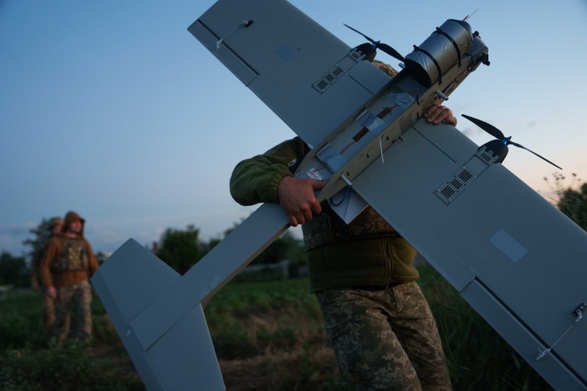 Ukrajinska vojska priprema dron za napad na ruske položaje u Donjecku 22. juna