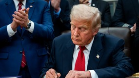 Trump kończy najdłuższy shutdown w historii USA. Po 43 dniach chaosu rząd wraca do pracy