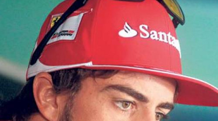 Alonso átnéz Webberen