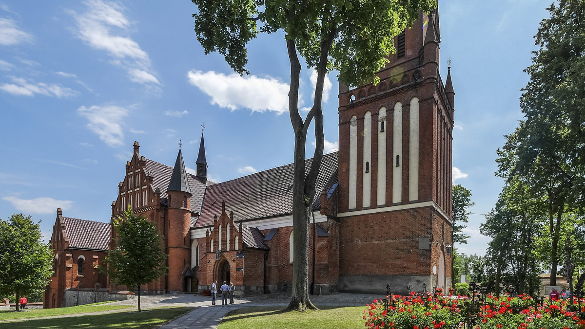 W Gietrzwałdzie odbywały się dzisiaj uroczystości odpustowe połączone z dożynkami archidiecezjalnymi. Uczestniczyły w nich tysiące pielgrzymów z Warmii i z całego kraju. W tym roku przypada 142. rocznica objawień maryjnych w tej miejscowości.