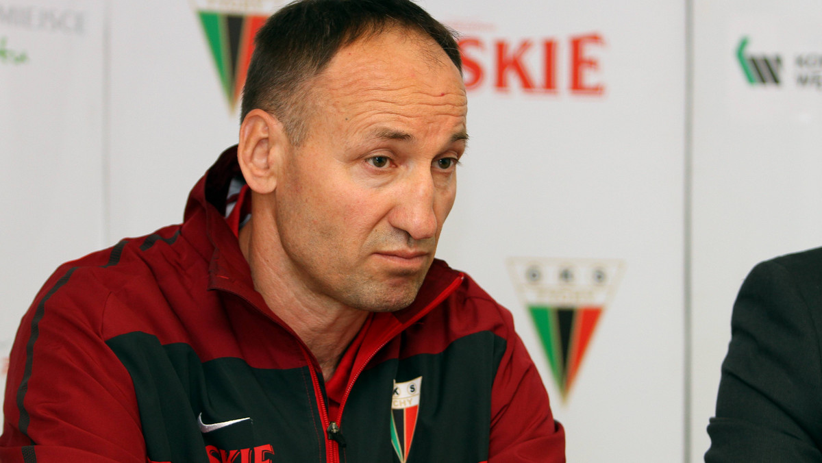 Jak informuje oficjalna strona GKS Tychy, rozwiązany został kontrakt z trenerem Janem Vodilą. Jego obowiązki zostały przejęte przez dotychczasowego asystenta Petra Kremena.