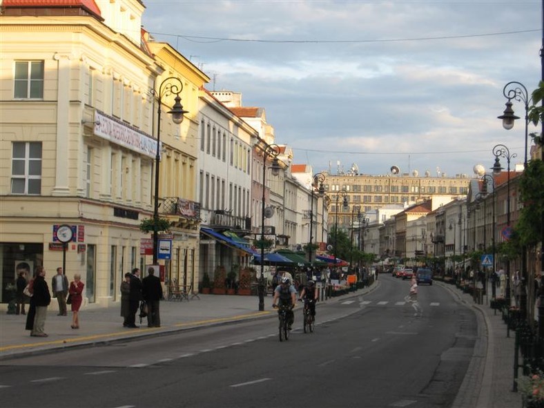 Warszawski Nowy Świat znalazł się dopiero na 40.miejscu w rankingu (licencja: GNU Licencji Wolnej Dokumentacji)